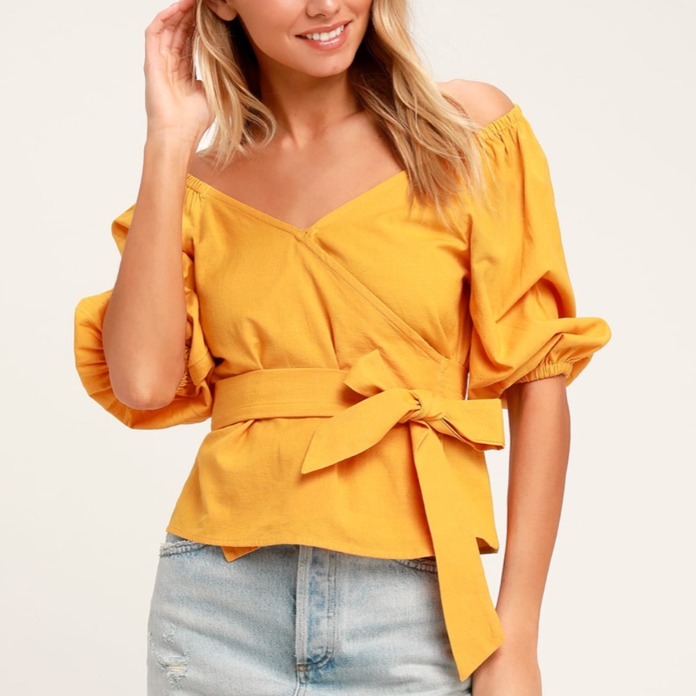 🌸 Yellow bubble-arm style wrap top
